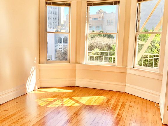 3rd image of 1075 Pacific Ave APT 4