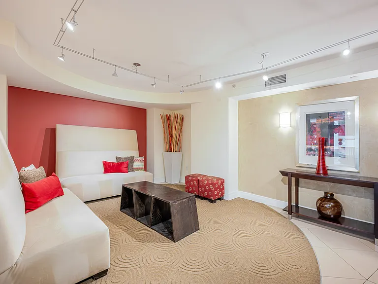 915 E St NW #317 — Photo 34