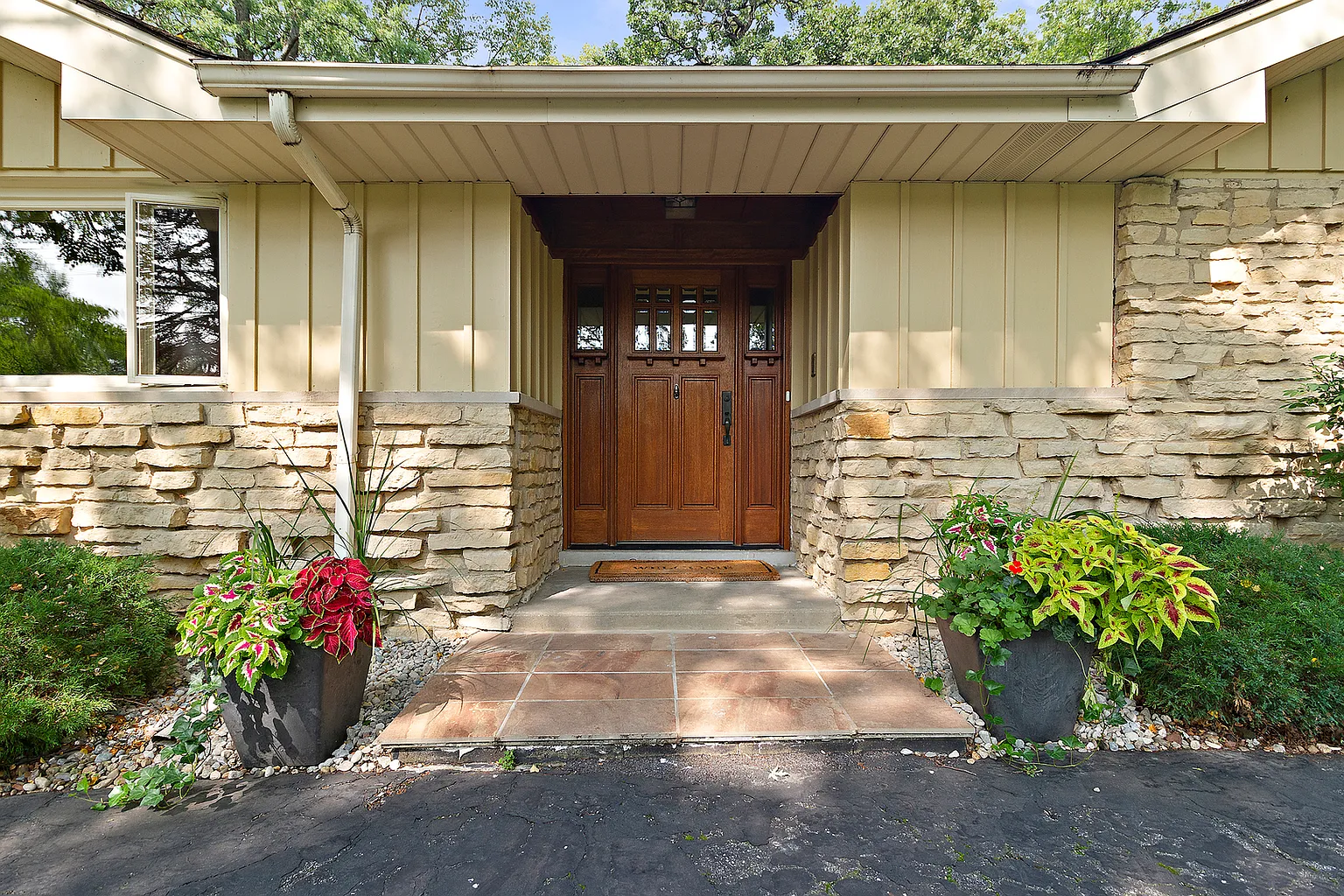 6301 Blackhawk Trl photo 1