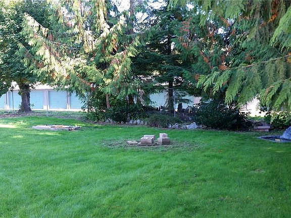 5th image of 703 E Stanley St
