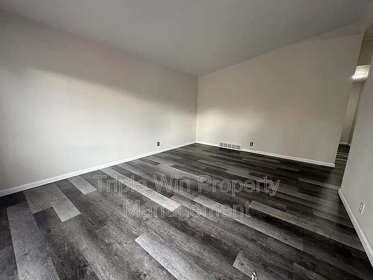 1105 Cheyenne Dr — Photo 6