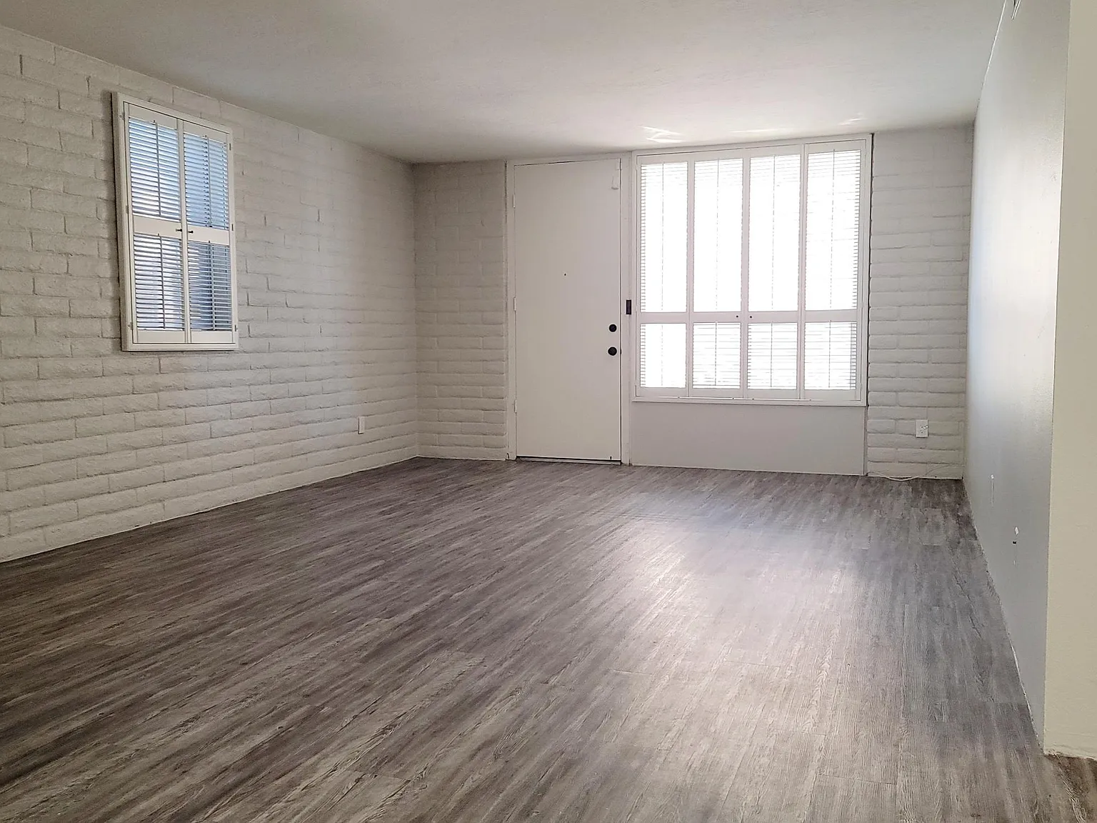 3737 E Turney Ave — Photo 3