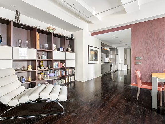 5th image of 15 Broad St APT 2200