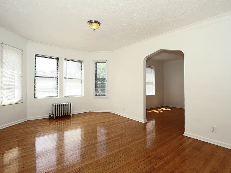 8241 S Ellis — Photo 15