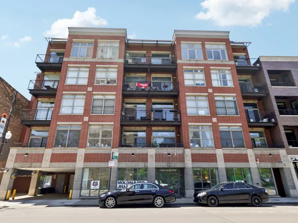 3260 N Clark St APT 408, Chicago, IL 60657