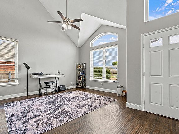 3rd image of 901 Tennison Dr