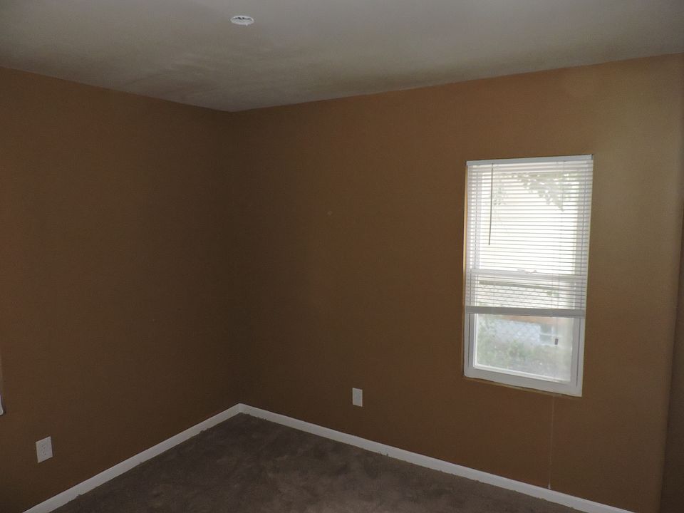 2nd image of 26742 Dartmouth St