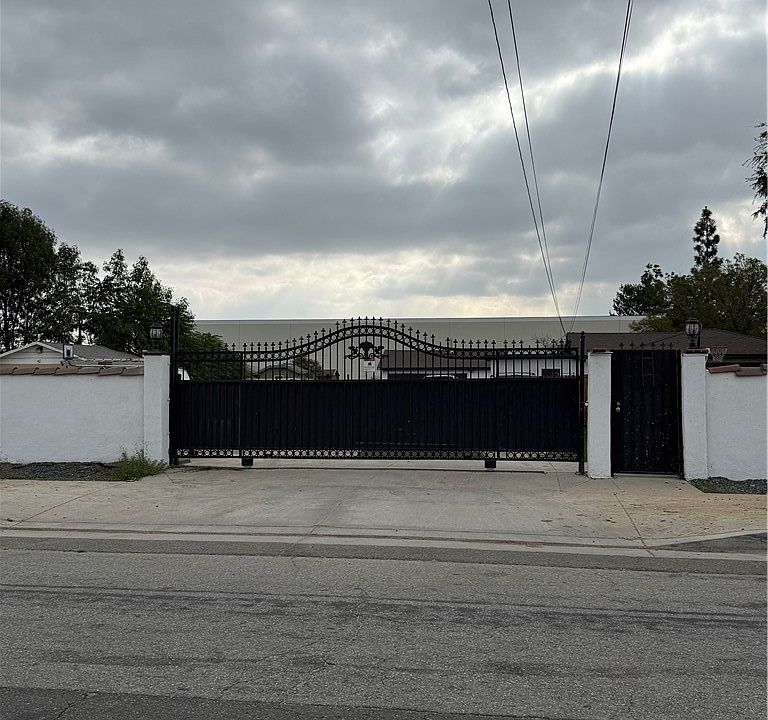 1st image of 320 S 5th Ave