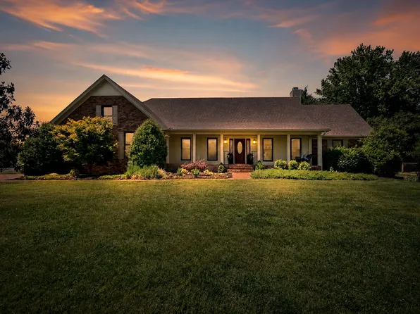 131 Arrowhead Dr, Hendersonville, TN 37075