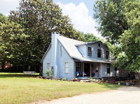 12151 Hilltop Rd, Grand Bay, AL 36541
