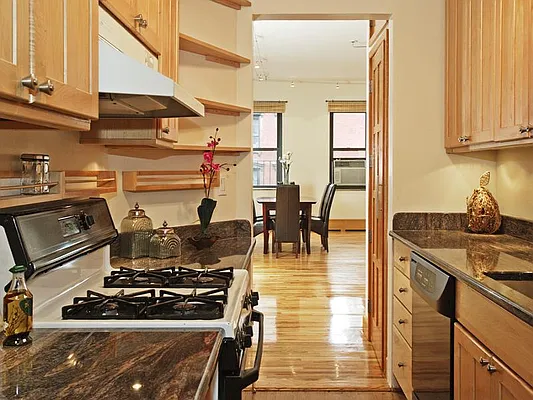 Sold by Sotheby's International Realty | media 10