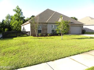 10667 Chapelwood Dr, Gulfport, MS 39503