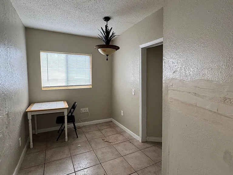 1703 McCarthy Ave — Photo 17