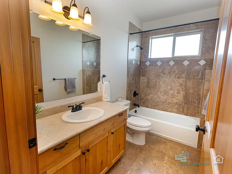 224 N Holladay Dr #201 — Photo 62