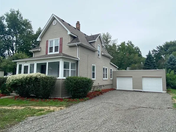 611 Monroe St, Carleton, MI 48117