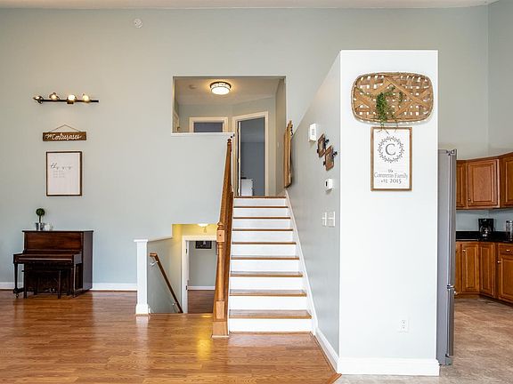 2nd image of 441 Diana Ct