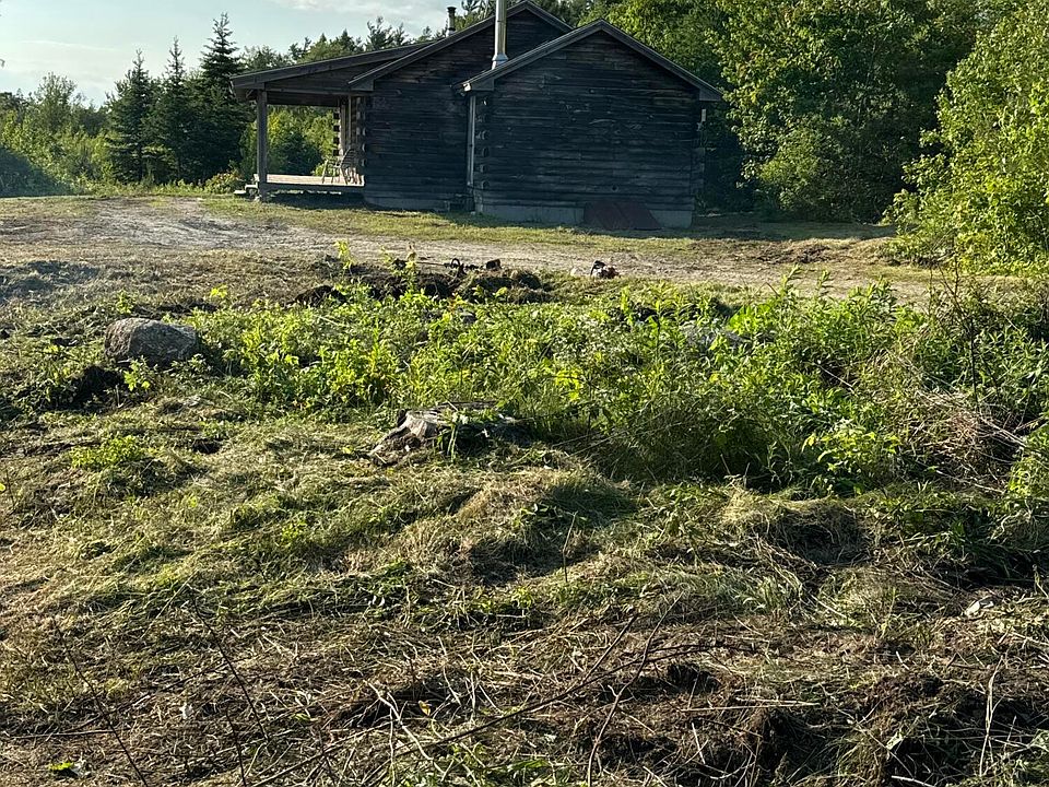 2nd image of 868 N Penobscot Road
