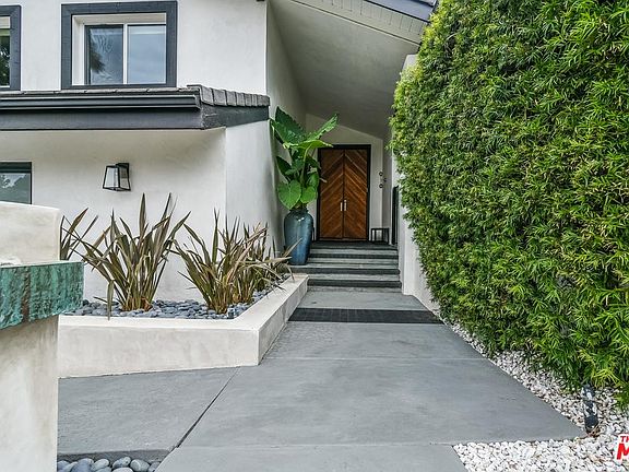 2nd image of 12126 La Casa Ln