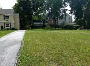 17620 Lomond Blvd, Shaker Heights, OH 44120