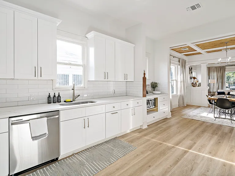 506 E Evergreen St — Photo 14