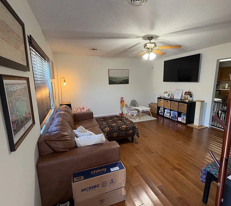 3 Lexington Ct