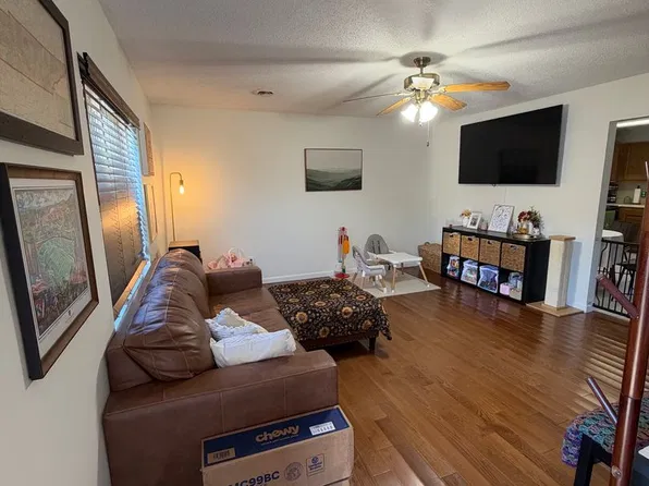 3 Lexington Ct, Johnson City, TN 37615