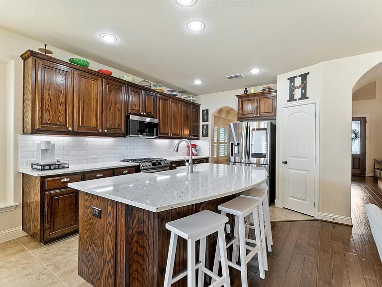 1007 Charleston Ln — Photo 7