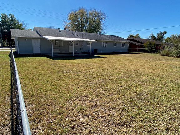 5th image of 1102 W Kansas Ave