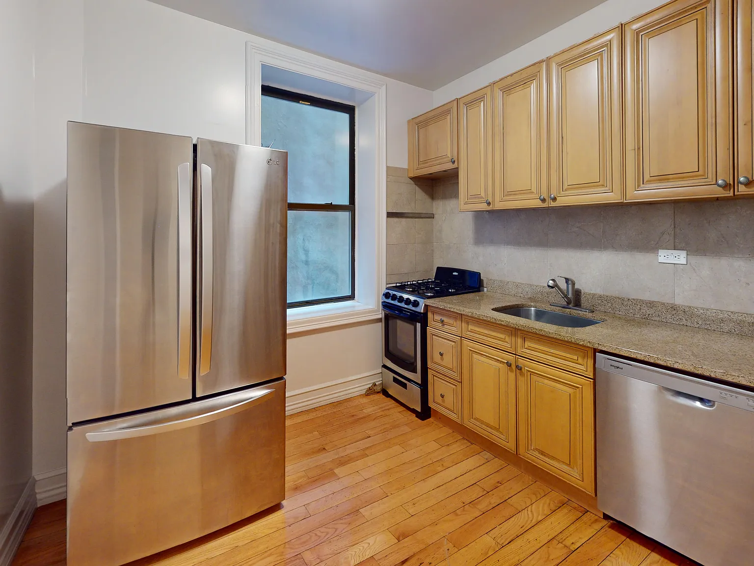 245 West 51st Street — Photo 4