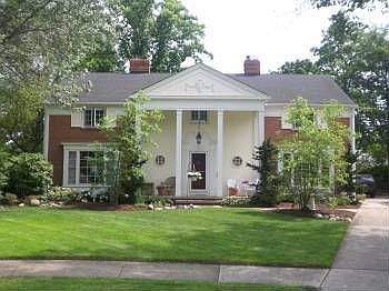 1st image of 3870 E Surrey Ct