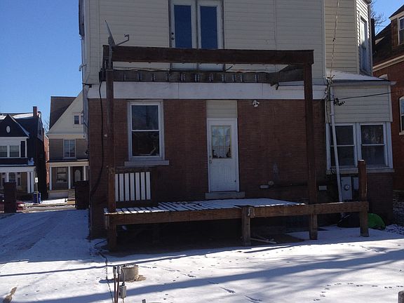 3rd image of 947-953 Laurel Pl