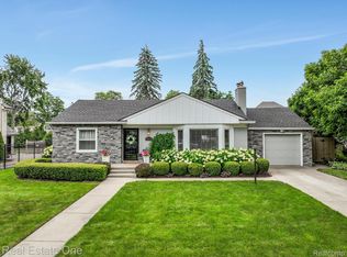 2546 Dorchester Rd, Birmingham, MI 48009