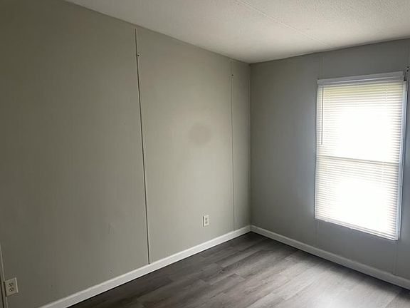5th image of 142 Dana Dr