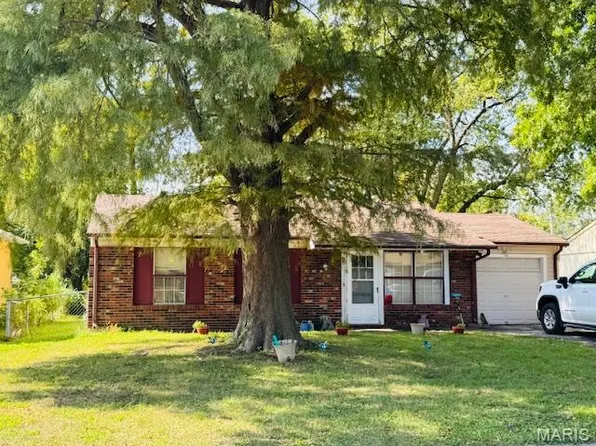 2016 Lynn St, Cahokia, IL 62206