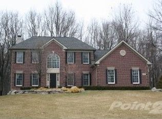 2280 Pine Bluffs Ct, Highland, MI 48357