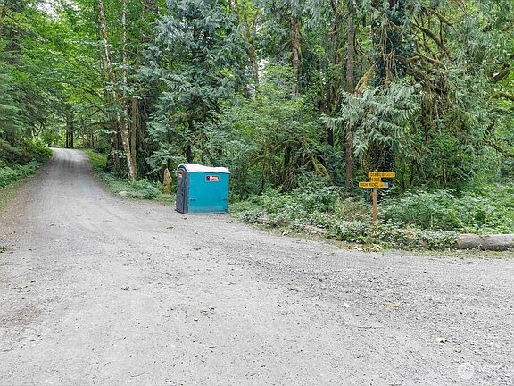 4th image of 872 High Ridge Drive