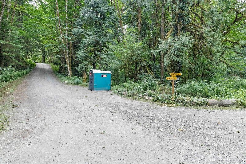 4th image of 872 High Ridge Drive