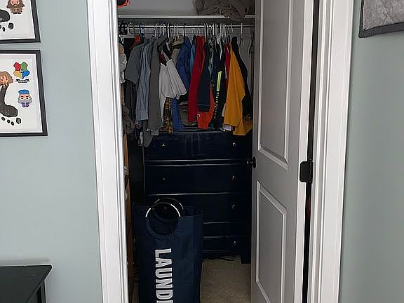 Bed 2 walk in closet