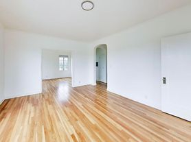 3719 Emerson St, Oakland, CA