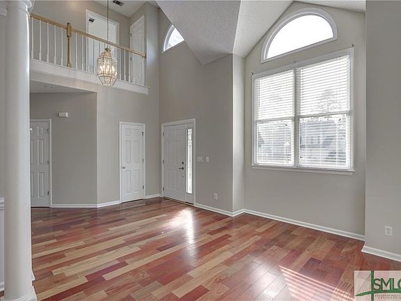 4th image of 4 Longwood Cir