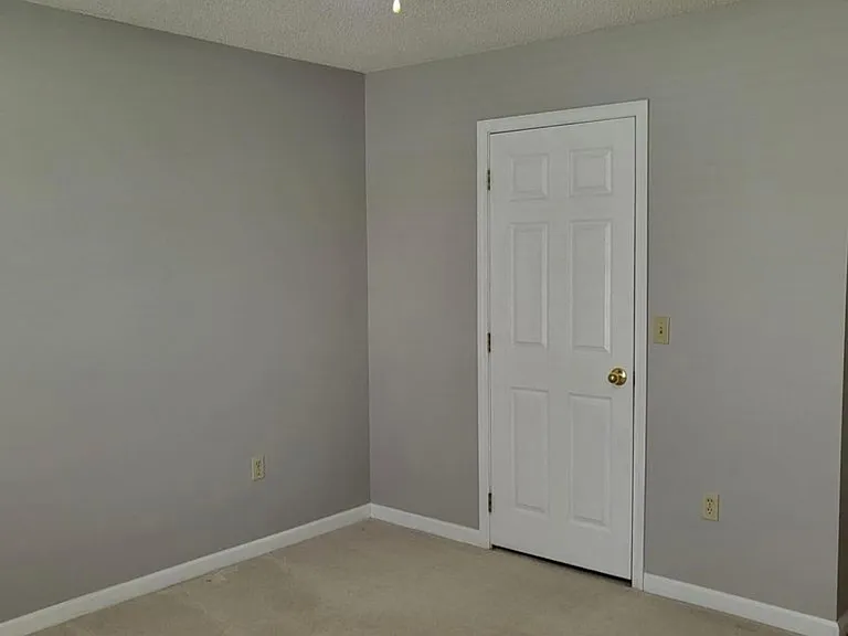 135 Kirkwood Dr — Photo 18