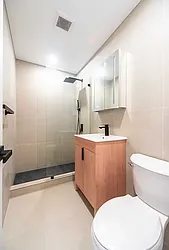 Rented by R New York