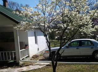 901 10th St, Monett, MO 65708