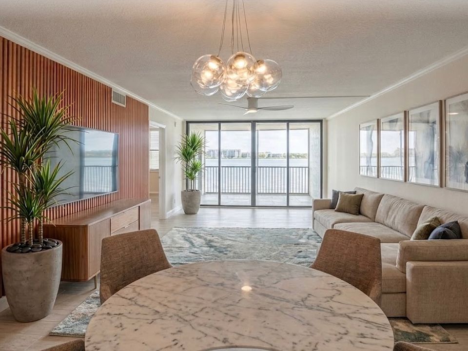 1st image of 115 Lake Emerald Dr APT 304