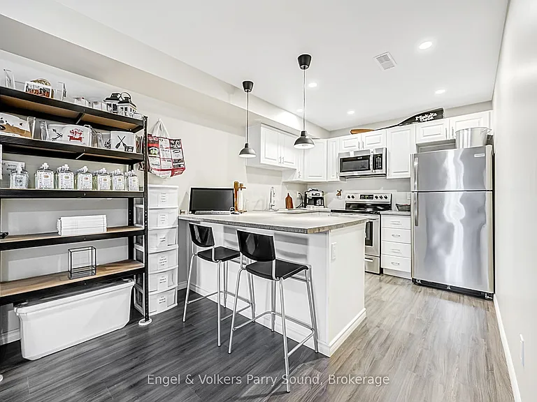 6 Lawrence St #B — Photo 10