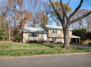 380 Wilbar Dr, Stratford, CT 06614