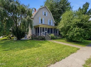 203 W Jackson St, Fostoria, OH 44830