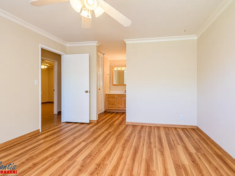 6043 Meridian Ave — Photo 9