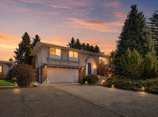 208 S Dalcastle Ct NW, Calgary, AB T3A 2A7