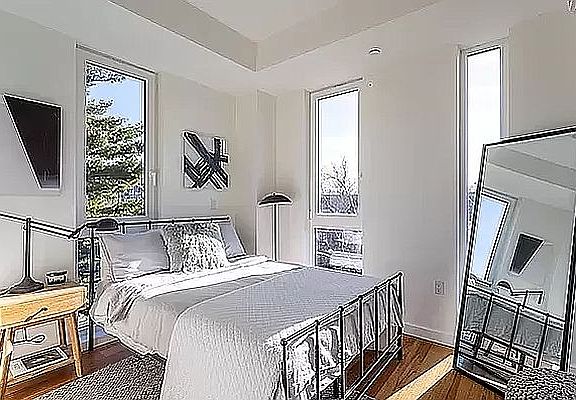 5th image of 160 Erasmus St #3B